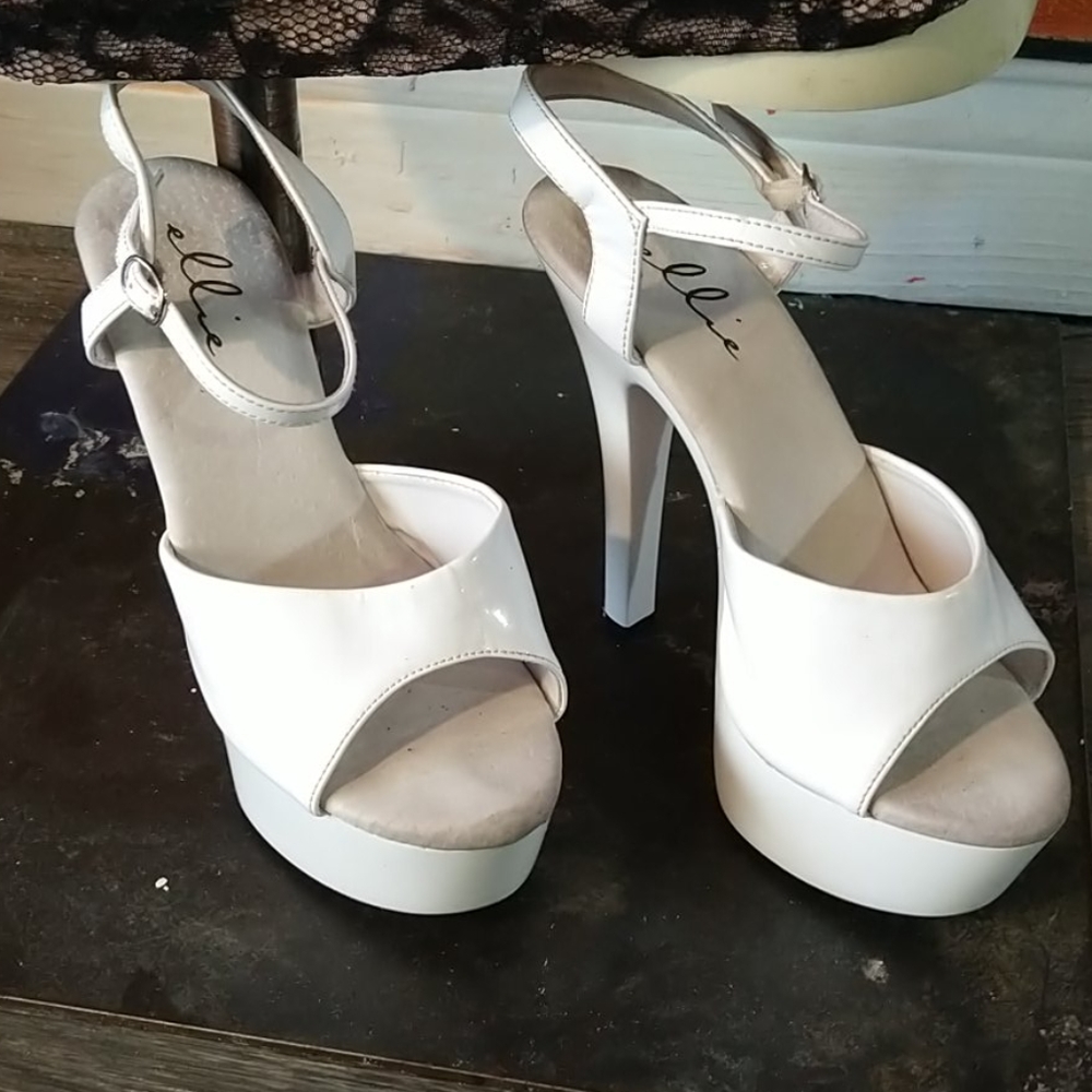 White dancer heals size 8